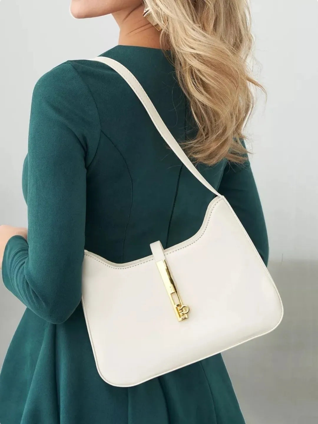 Bolsa Feminina de Ombro Glenda - Matife
Bolsa Feminina de Couro Branca
bolsa feminina
bolsa de Ombro
bolsa de couro