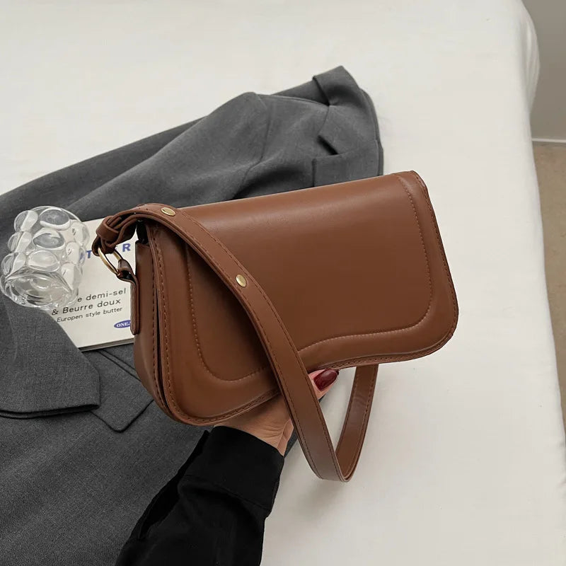 Bolsa de Ombro Baguete Vitoria Matife
bolsa feminina de couro Marrom
bolsa feminina de ombro
bolsa de ombro