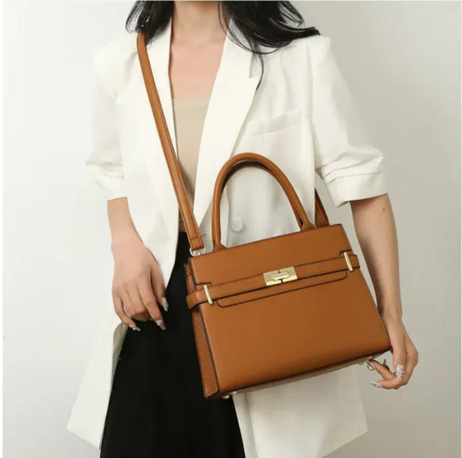 Bolsa Feminina De Couro Transversal - La Serena

bolsa feminina
bolsa transversal
bolsa de couro
bolsa tiracolo
Bolsa Feminina Marrom