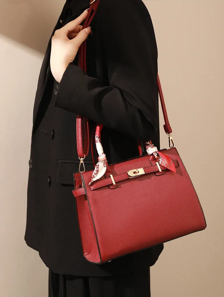 Bolsa Feminina De Couro Transversal Oásis