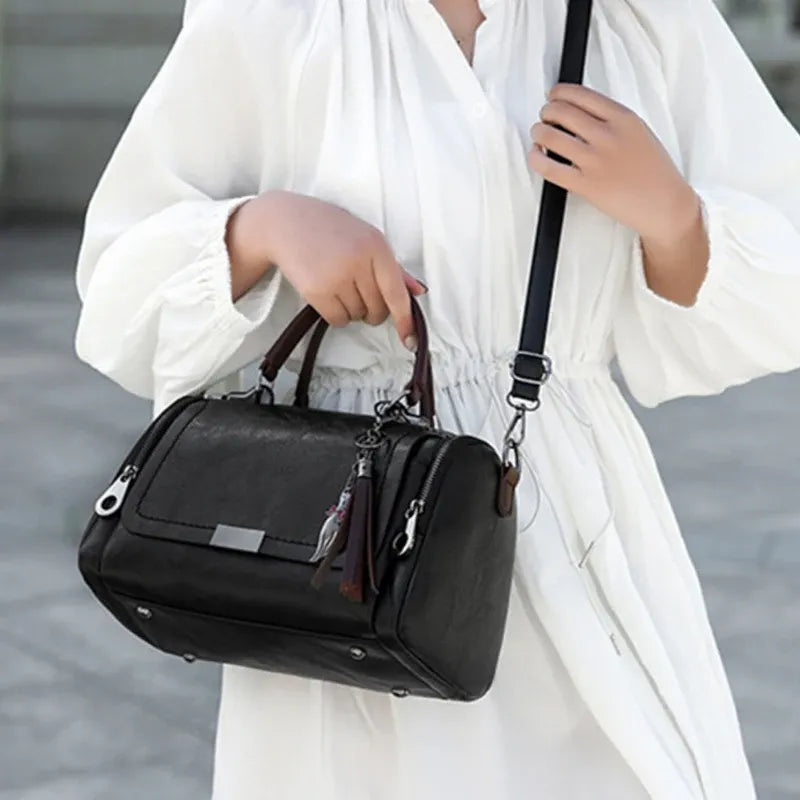 Bolsa Feminina Media De Couro Onix