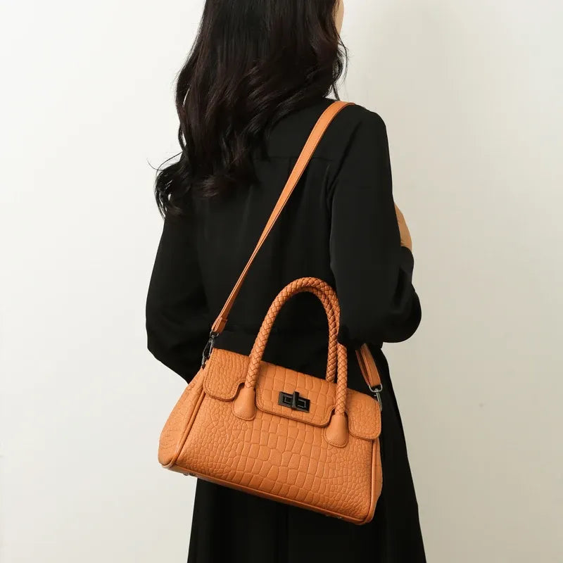 Bolsa Feminina Transversal De Couro Olga