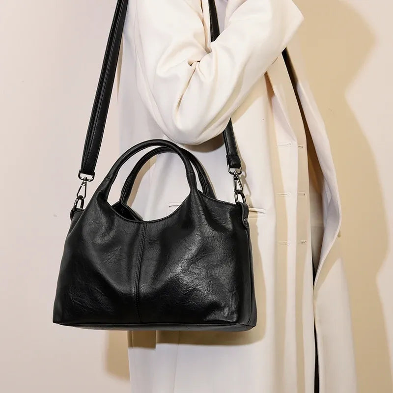 Bolsa Feminina Transversal de Couro Sevilha - Matife 

bolsa feminina
bolsa transversal
bolsa de couro
bolsa tiracolo
Bolsa Feminina de Couro Preto