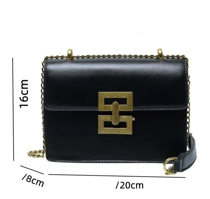 Bolsa Feminina Transversal de Couro Zurique - Matife

bolsa feminina
bolsa transversal
bolsa de couro
bolsa tiracolo 