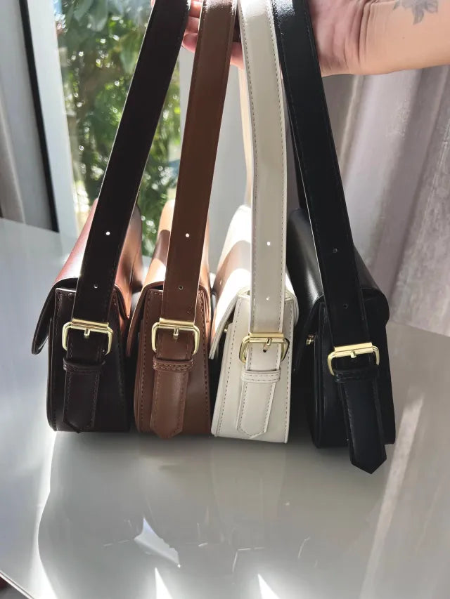Bolsa Feminina de Couro Ombro Mavi Matife 

bolsa feminina de couro
bolsa de couro
bolsa tiracolo
bolsa de ombro
