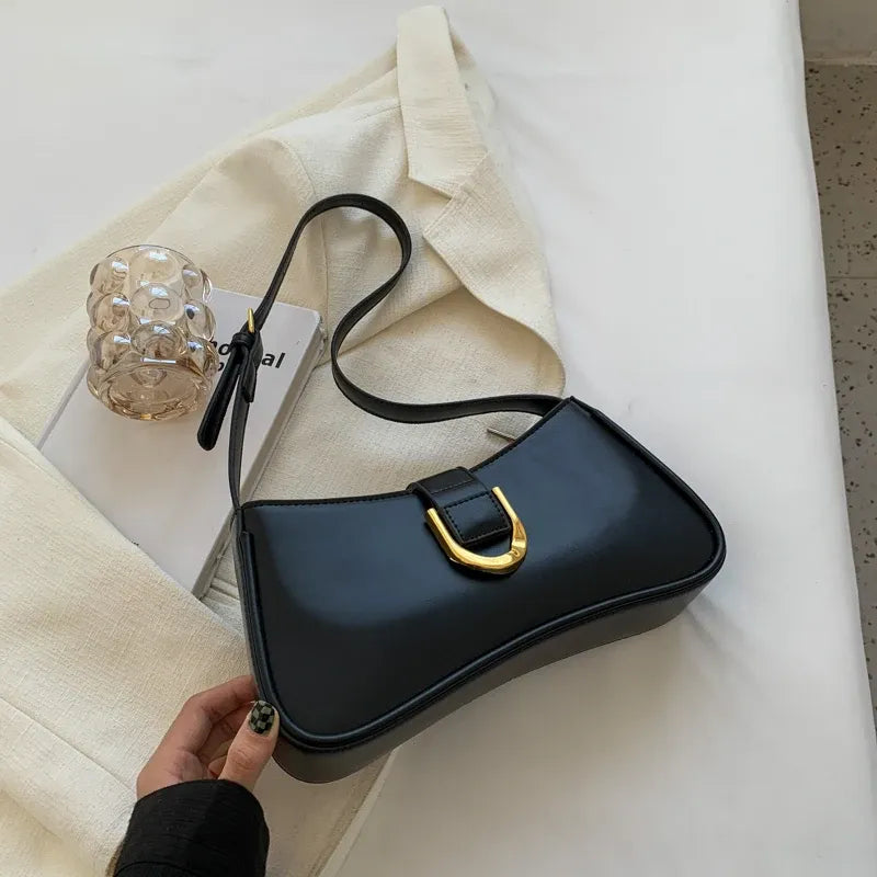 Bolsa Feminina de Couro Ombro Napoli Matfe 

Bolsa Feminina de Couro Preto
bolsa feminina de couro
bolsa de couro
bolsa tiracolo
bolsa de ombro
