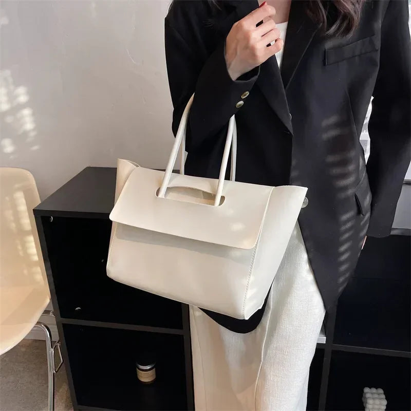 Bolsa Feminina de Couro Tote Blumer marrom matife

bolsa feminina de couro  tote branca 
bolsa feminina de couro 
