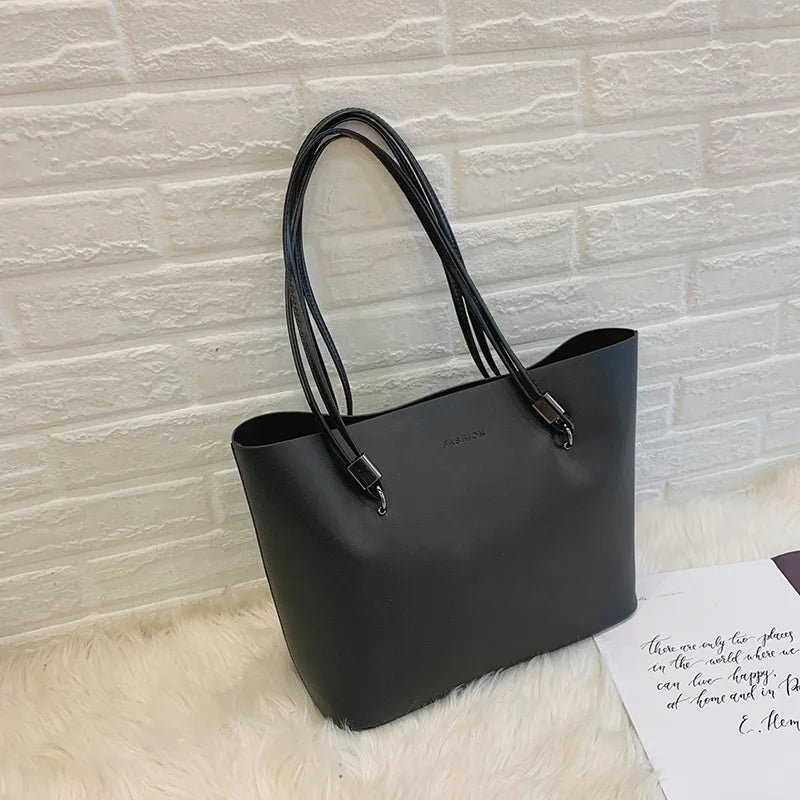 Bolsa Feminina de Couro Tote Jasmim Matife 

bolsa feminina de couro 
bolsa tote
bolsa de couro
Bolsa Feminina de Couro Preto