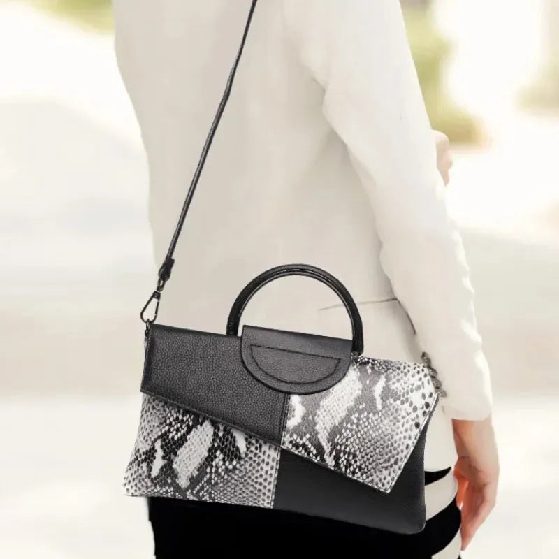 Bolsa_Feminina_de_Couro_Transversal_Fiorentina_-_Matife

bolsa feminina de couro
bolsa transversal
bolsa de couro
bolsa tiracolo 