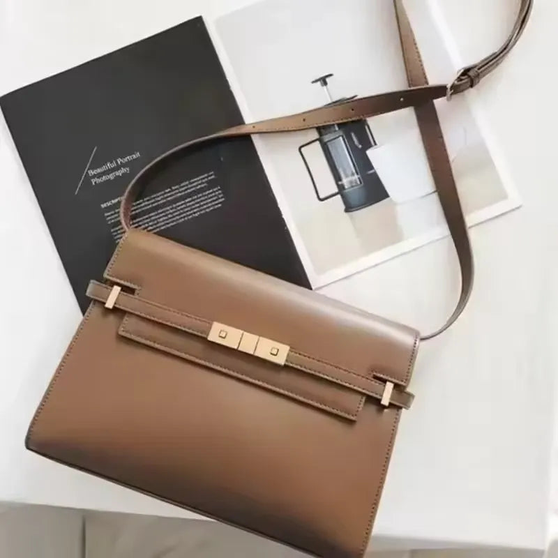 Bolsa_Feminina_de_Couro_Transversal_Madri_Matife

Bolsa Feminina de couro transversal marrom

bolsa femina de couro 