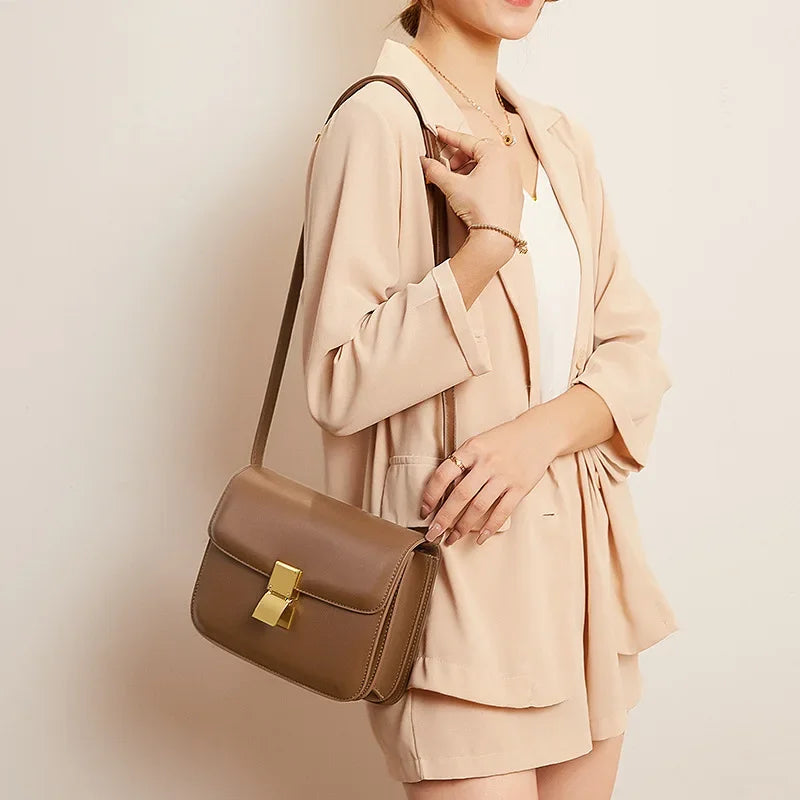 Bolsa Feminina de Couro Transversal Zaite Matife 2

bolsa feminina de couro transversal marrom

bolsa feminina de couro