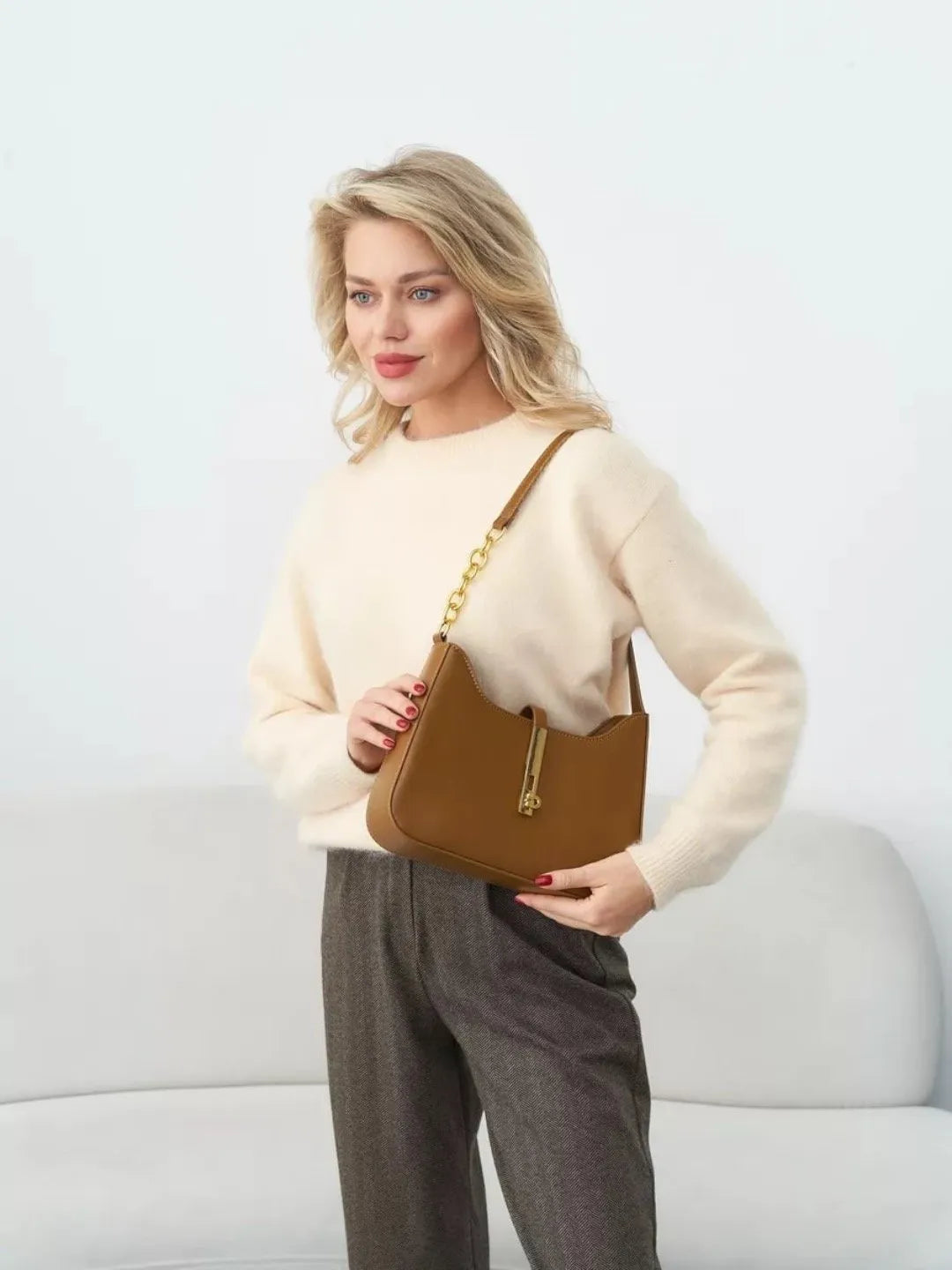 Bolsa Feminina de Ombro Glenda - Matife
 
Bolsa Feminina de Couro Marrom
bolsa feminina
bolsa de Ombro
bolsa de couro 