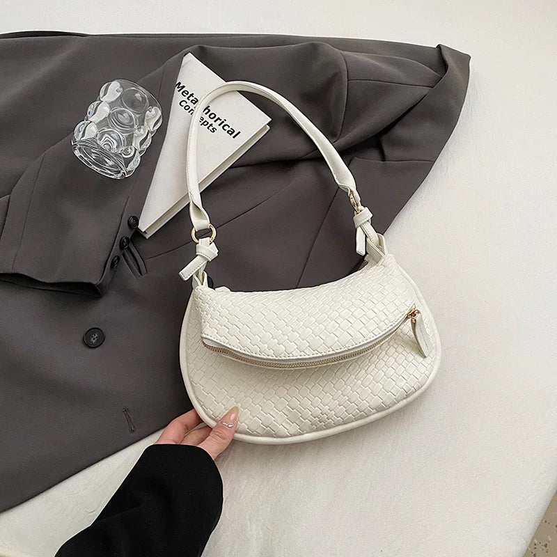 Bolsa Feminina de Ombro Marilia -  Matife 1

Bolsa Feminina de Couro Branco
bolsa feminina
bolsa de ombro
bolsa de couro
bolsa tiracolo