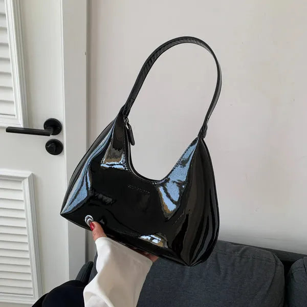 Bolsa Feminina de Ombro Monaco - Matife 

Bolsa Feminina de Couro Preto
bolsa feminina
bolsa de couro
bolsa tiracolo
bolsa de ombro
