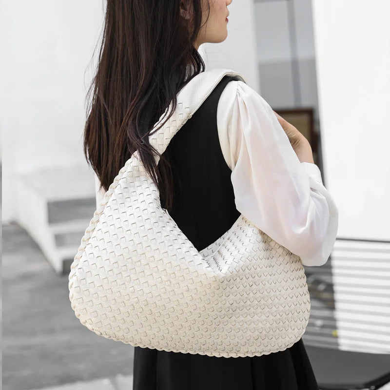 Bolsa Feminina de Ombro Pietra - Matife 1

Bolsa Feminina de Couro Branco
bolsa feminina
bolsa de ombro
bolsa de couro
bolsa transversal
bolsa tiracolo