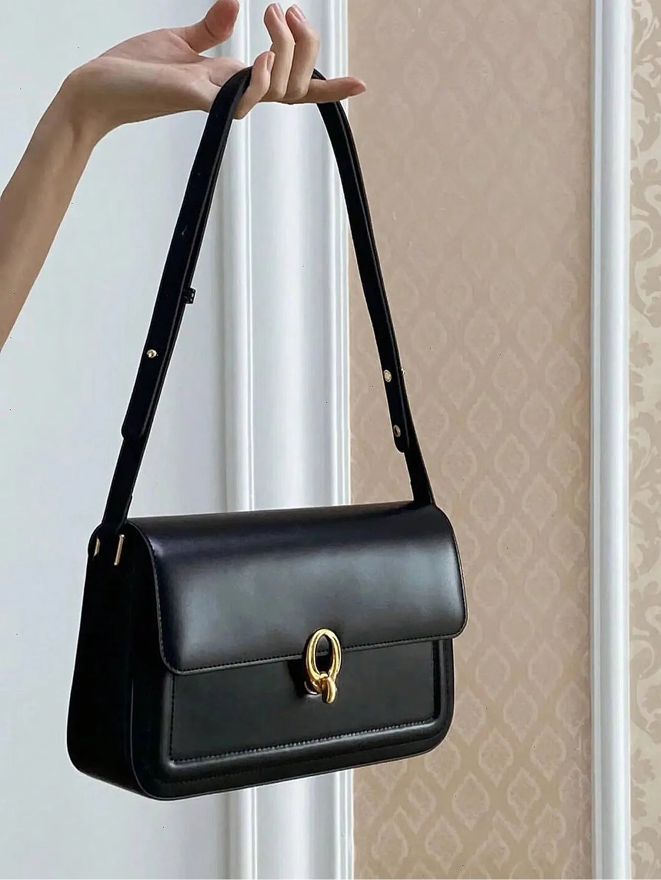 Bolsa Feminina de Ombro Verona - Matife

Bolsa Feminina de Couro Preto
bolsa feminina
bolsa de Ombro
bolsa de couro