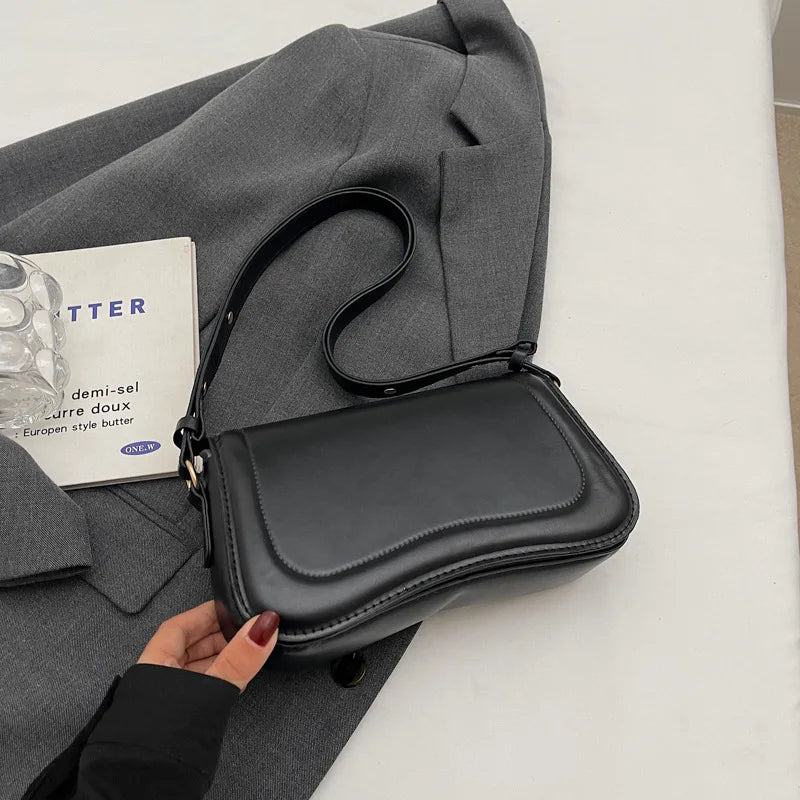Bolsa de Ombro Baguete Vitoria  Matife

bolsa feminina de couro Preto
bolsa feminina de ombro
bolsa de ombro