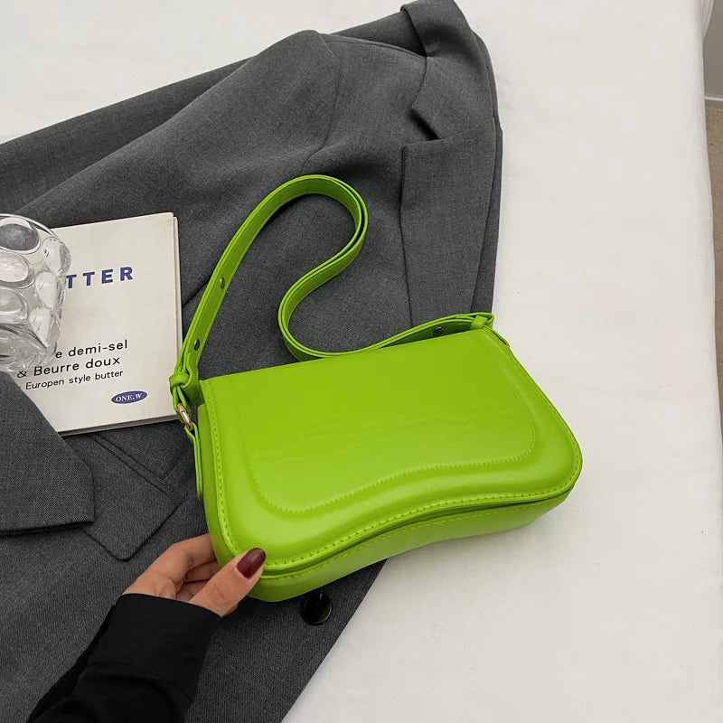 Bolsa de Ombro Baguete Vitoria  Matife

bolsa feminina de couro Verde
bolsa feminina de ombro
bolsa de ombro