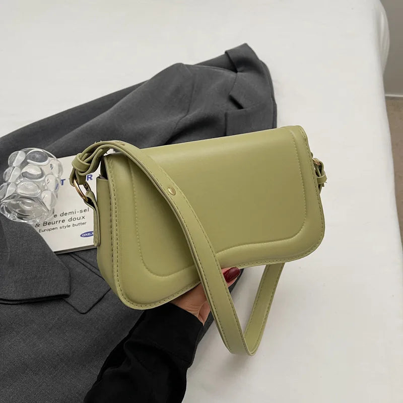 Bolsa de Ombro Baguete Vitoria  Matife

bolsa feminina de couro bege
bolsa feminina de ombro
bolsa de ombro