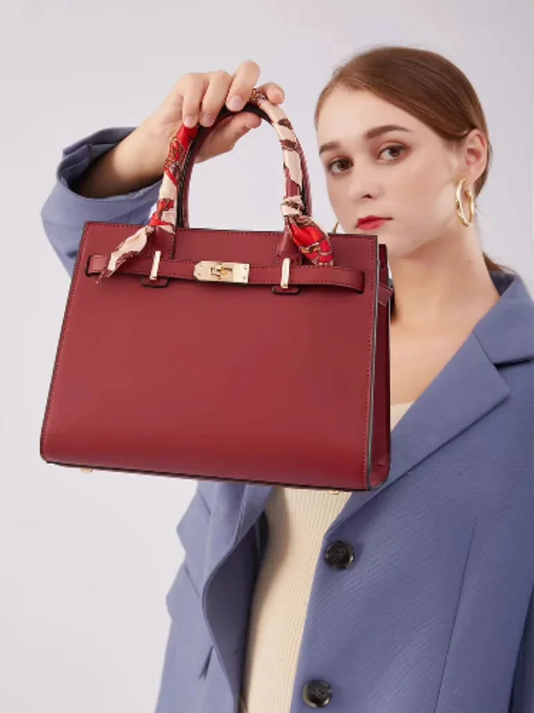 Bolsa Feminina De Couro Transversal Oásis